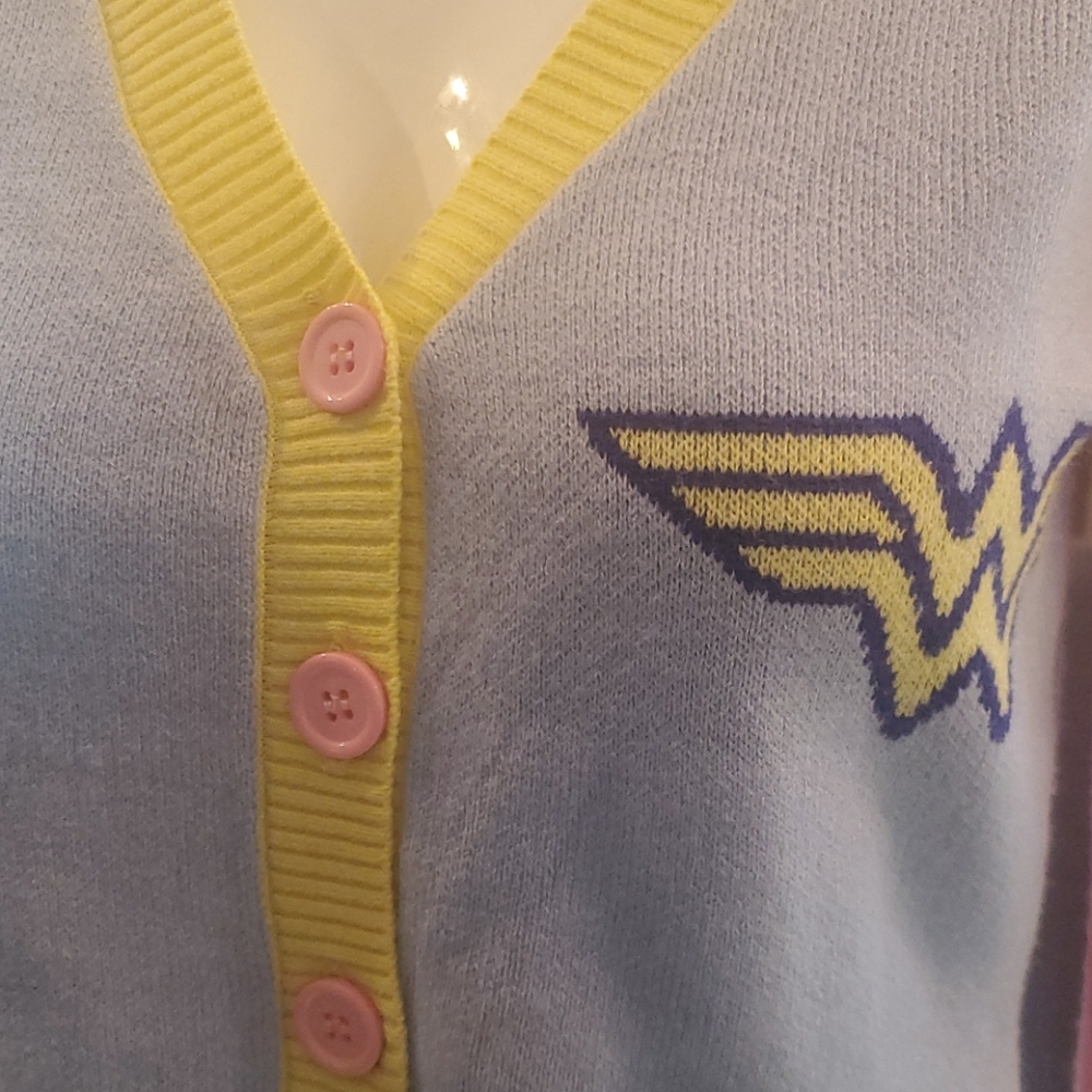 Nwt wonder woman button cardigan small - Picture 2 of 4